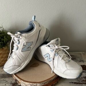New Balance Women's White and Blue Sneakers 8 Wide